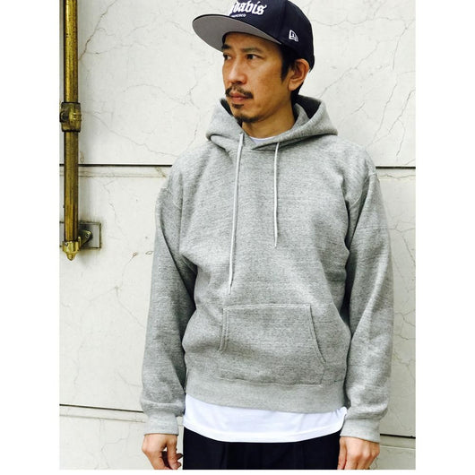 【SWEAT PARKA WITH PRINT】プリントパーカー（BENロゴ）/ショートワイド