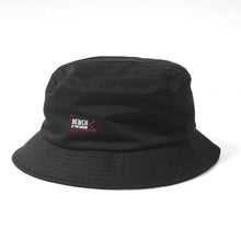 BENCH AT THE GREENE GOLF / HAT